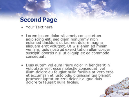 Plantilla de PowerPoint - senderismo en la cima de la montaña, Diapositiva 2, 01779, Naturaleza y medio ambiente — PoweredTemplate.com