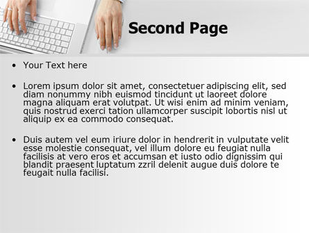 Modello PowerPoint - Utente laptop, Slide 2, 07001, Computer — PoweredTemplate.com