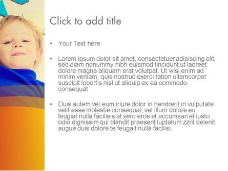 Modelo do PowerPoint - menino com quebra-cabeças de tangram, Deslizar 3, 13733, Education & Training — PoweredTemplate.com