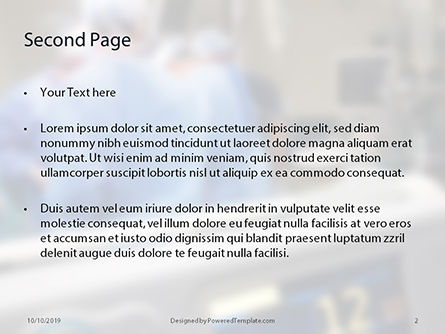 Modello PowerPoint - Equipe medica che opera in una sala operatoria, Slide 2, 16097, Medico — PoweredTemplate.com