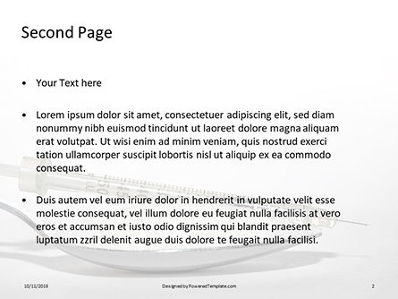 Modello PowerPoint Gratis - Cucchiaio con zucchero e la siringa su fondo bianco, Slide 2, 16113, Medico — PoweredTemplate.com