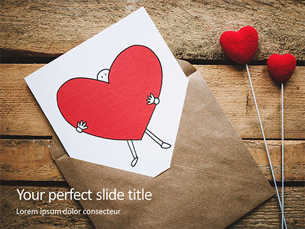 love letter envelope with red heart on wooden table - 無料PowerPointテンプレート, 無料 PowerPointテンプレート, 16463, 休日／特別行事 — PoweredTemplate.com