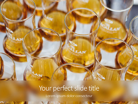 glasses of whiskey presentation - 無料PowerPointテンプレート, 無料 PowerPointテンプレート, 16556, Food & Beverage — PoweredTemplate.com