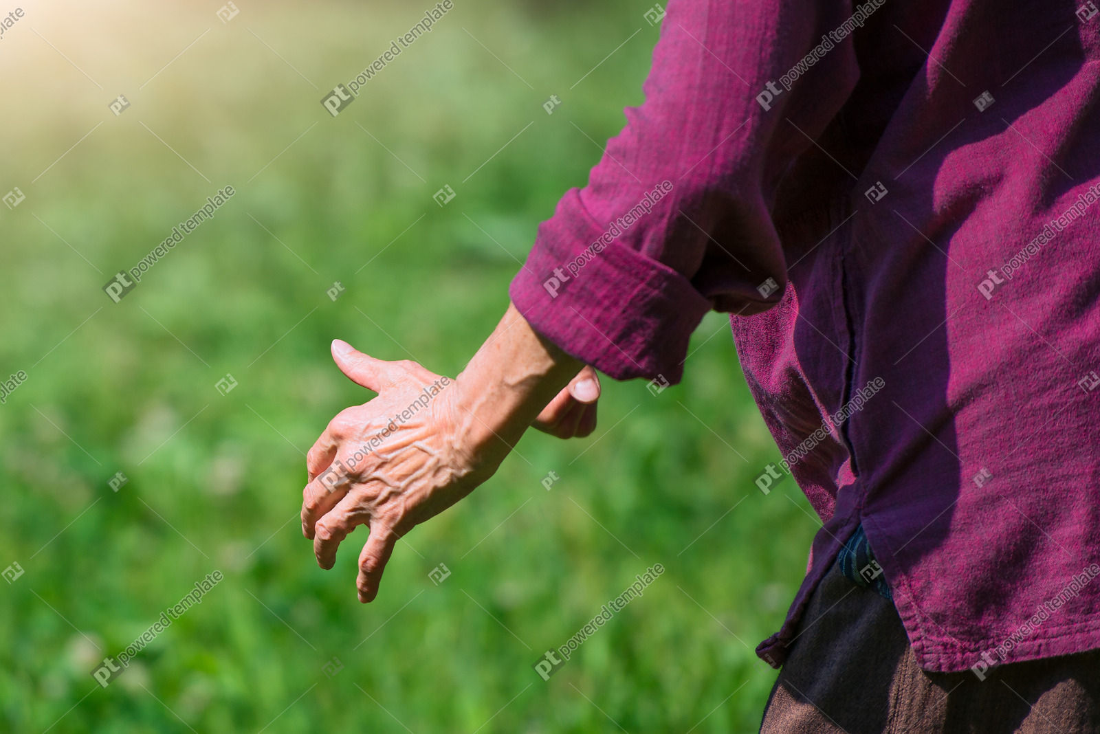 Practice of Tai Chi Chuan in Outdoor正版照片102452